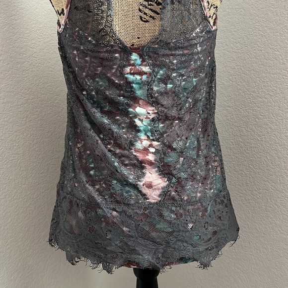 Anthropologie Tank Top Laced Size Medium - Picture 9 of 15